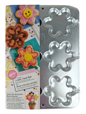 NEW Vintage Wilton Blossom Cookie Treat Pan Aluminum Baking Mold 1999 Flower